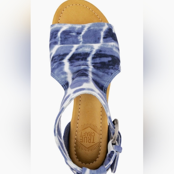 SANDALS- FLATS . - Picture 3 of 6